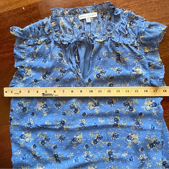 Elegant Floral Ruffle Blouse - Blue and Yellow - Picture 3 of 7